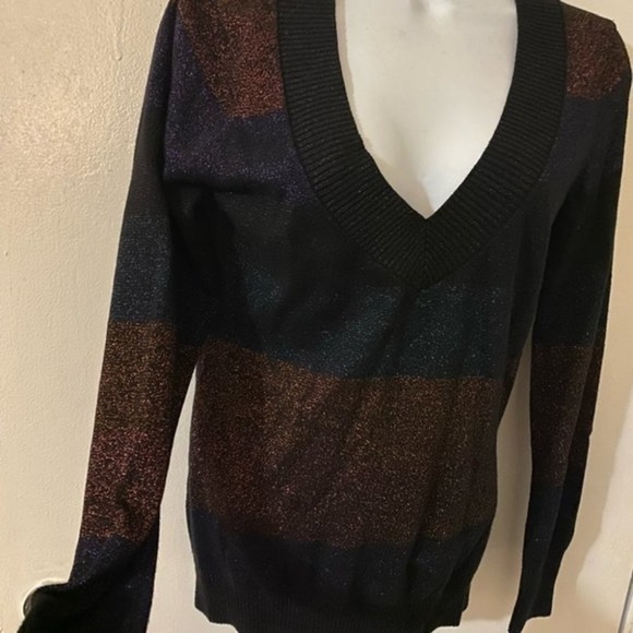 - Express bronze and blue vneck sparkle - Picture 2 of 5